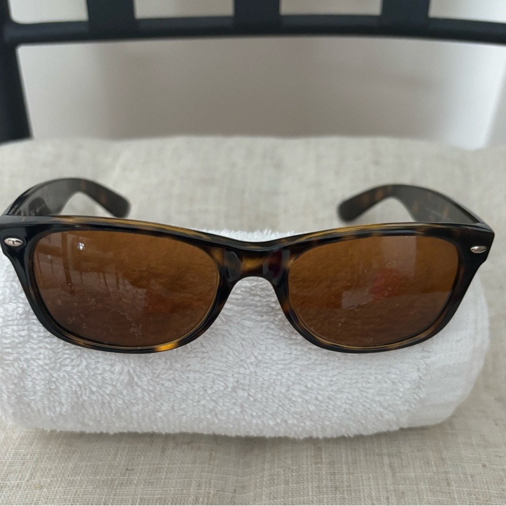 Ray Ban Tortoise Frame New Wayfarer Polorized Sunglasses “As Is”